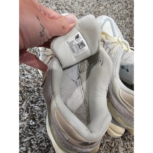 Athletic_Shoes